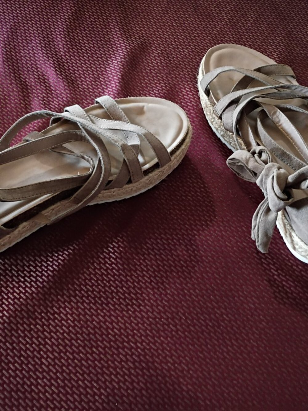 Women's Wedge Sandals - Picture 5 of 15